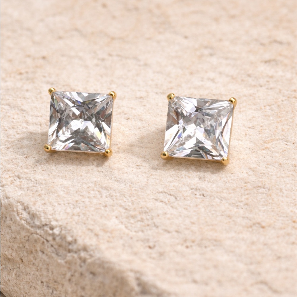 NEW 18k Gold Plated 925 Sterling Princess Cut Cubic Zirconia Stud Earrings